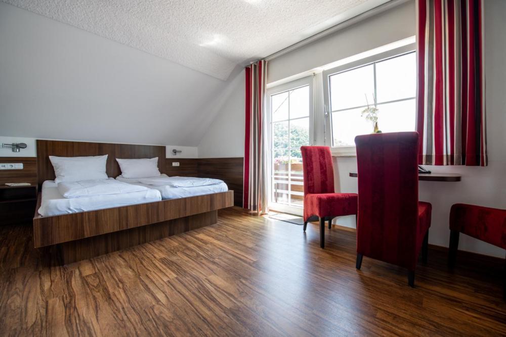 Garni Hotel Henn ซิมเมอร์อาท ภายนอก รูปภาพ