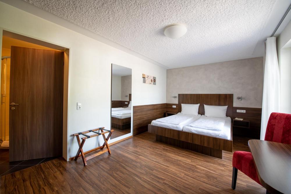 Garni Hotel Henn ซิมเมอร์อาท ภายนอก รูปภาพ